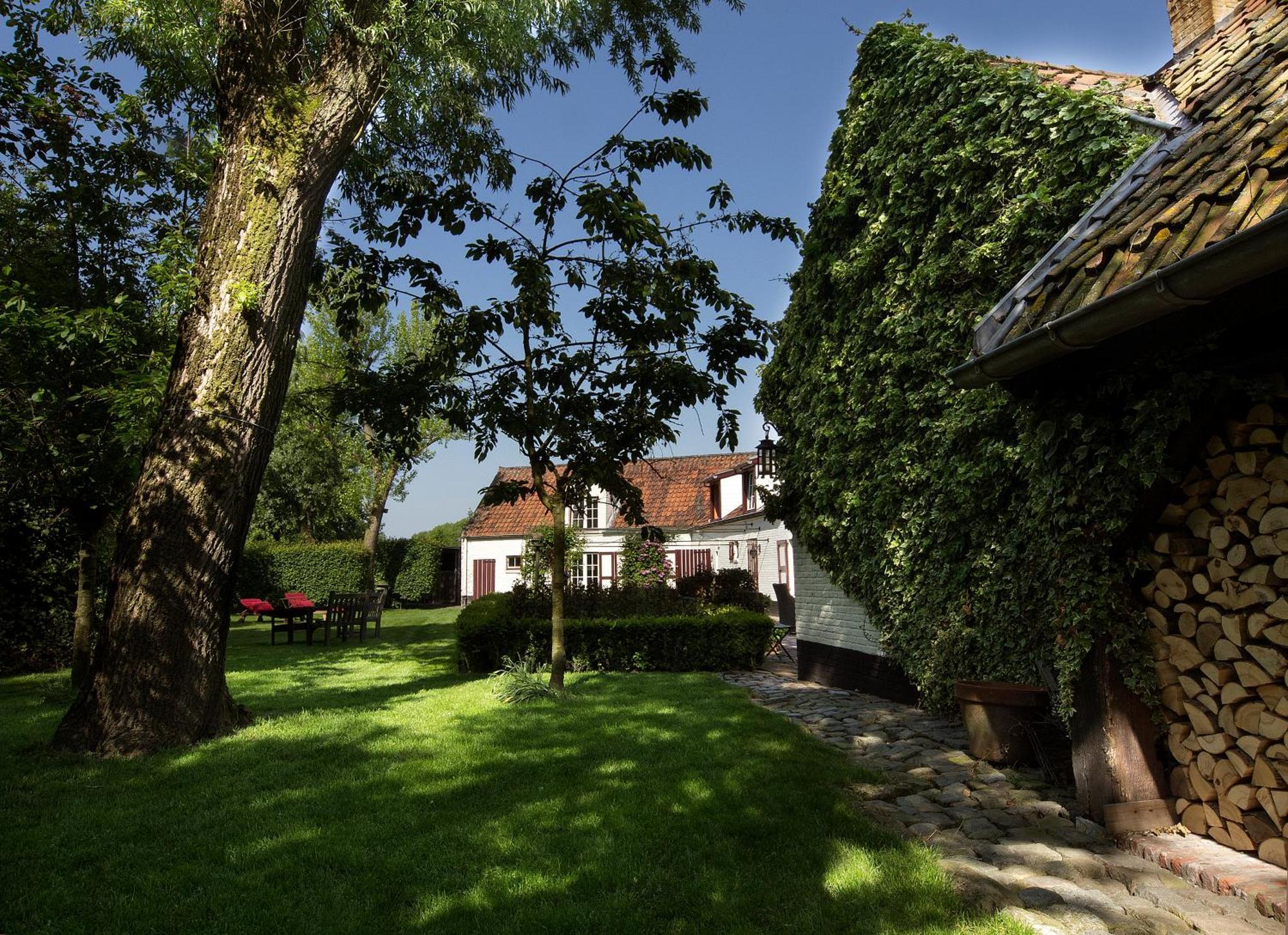 B&B Pronkenburg ブルージュ エクステリア 写真